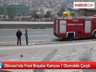 Dilovası'nda Freni Boşalan Kamyon 7 Otomobile Çarptı