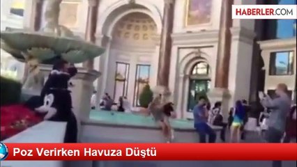 Poz Verirken Havuza Düştü