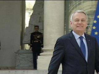 Remaniement ministériel: que peut faire François Hollande? - 27/03