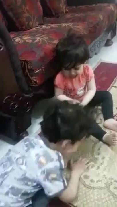 Pire blague du monde : faire croire à sa petite soeur qu'on est mort. Flippant!