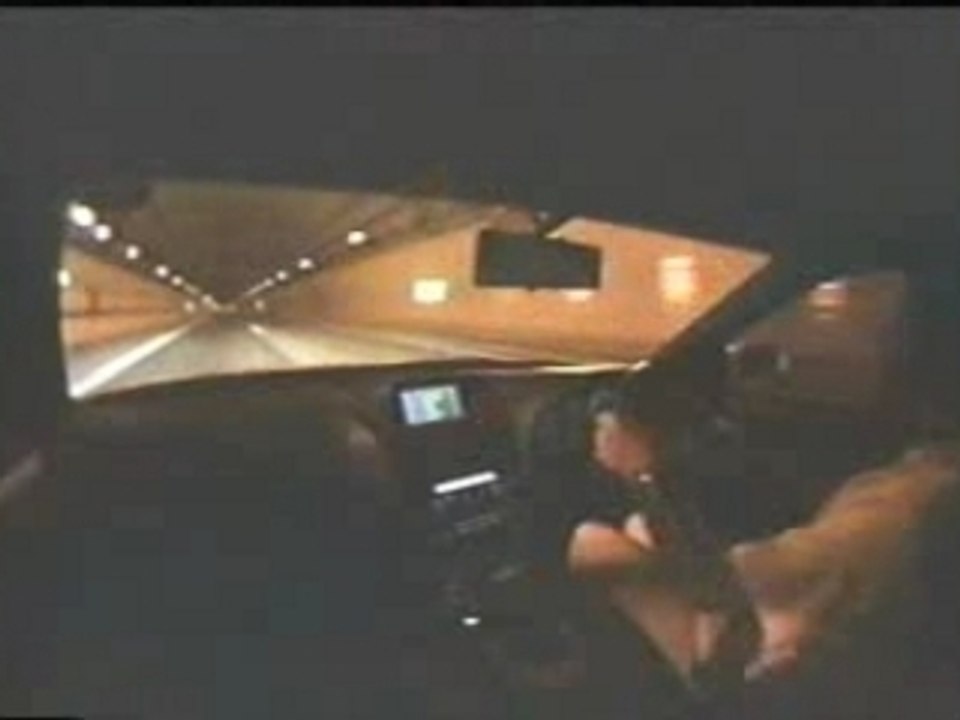 Skyline R34 running from police