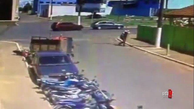 regis conduit un tracteur