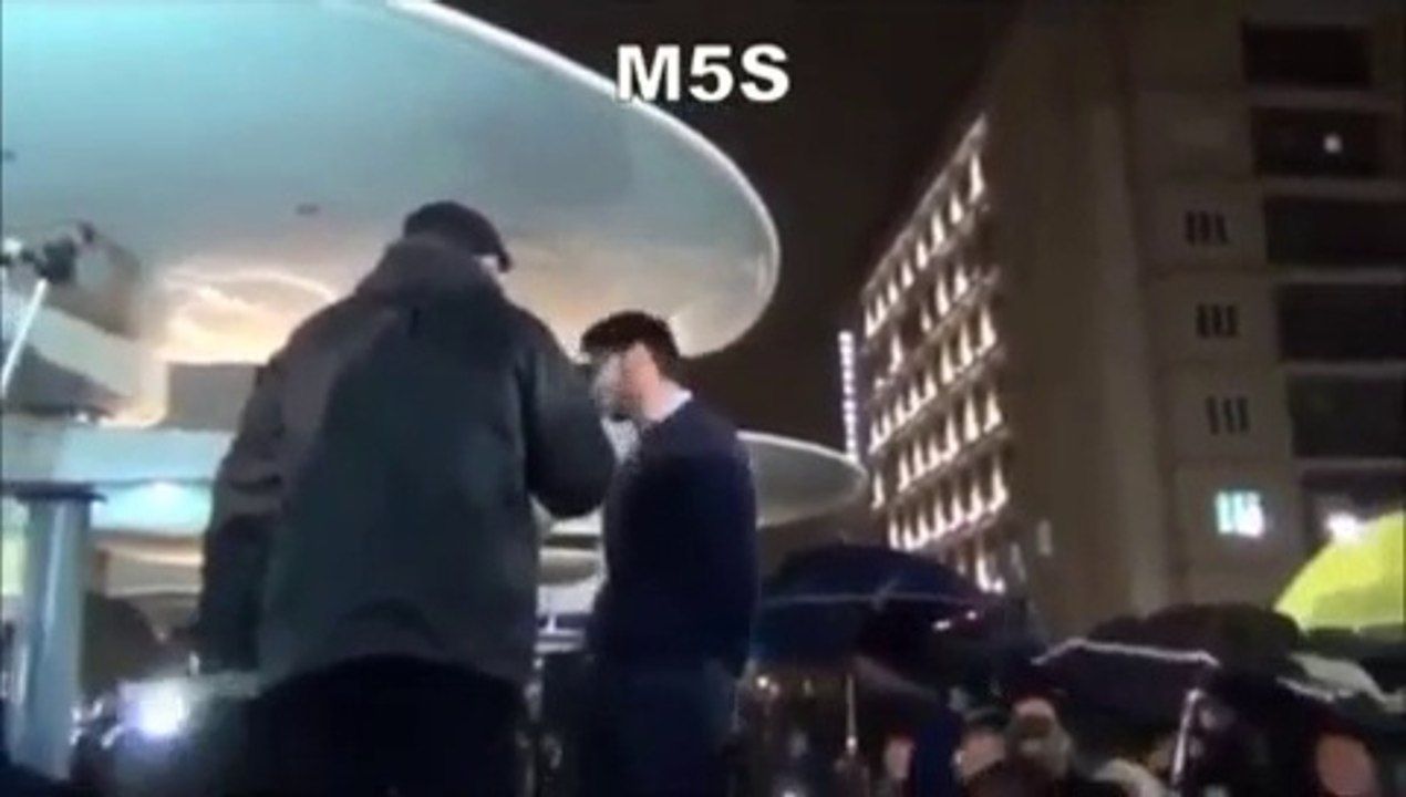 Le differenze tra M5S e PD - Renzi vs Di Battista