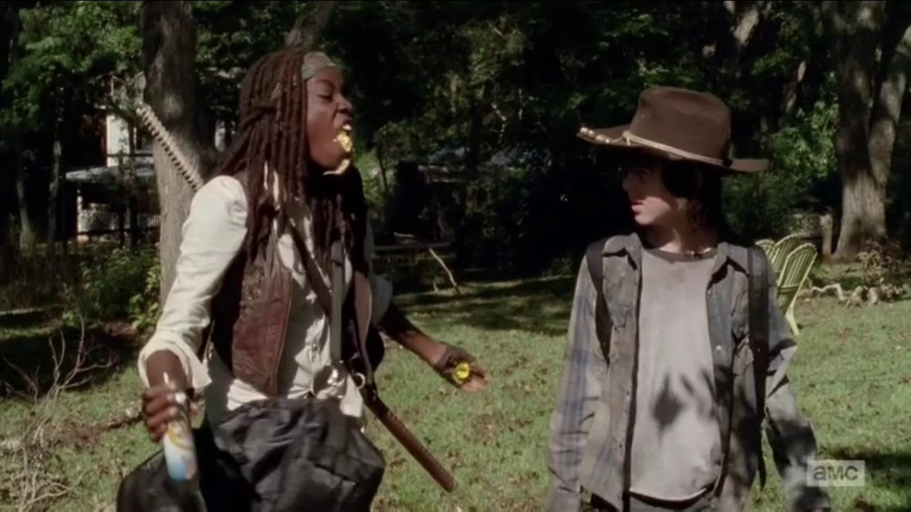 THE WALKING DEAD carl & michonne happy moments