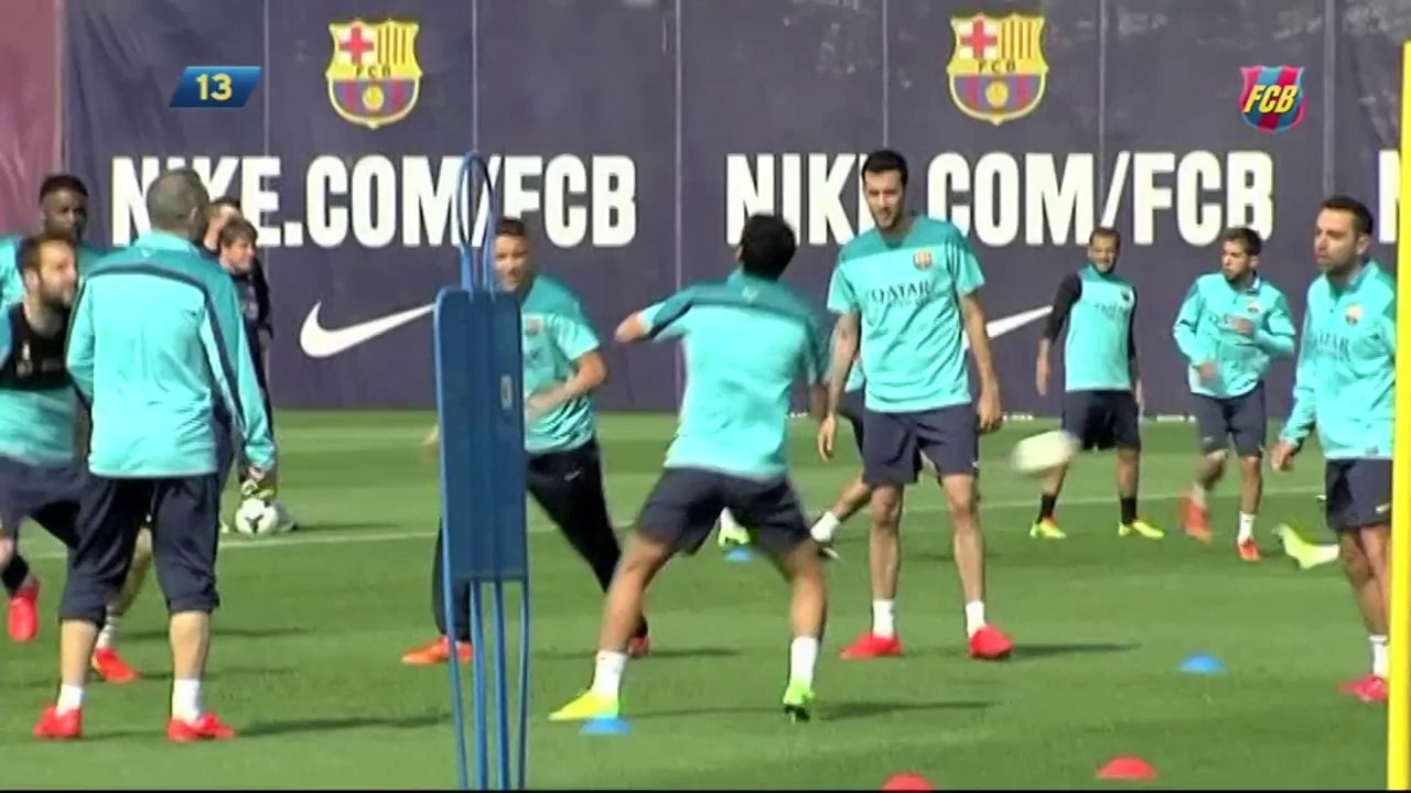 NongBong.Vn - Barcelona gây sốt với 25 đường chuyền trong... 22 giây