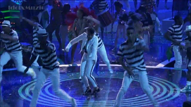 [HD] Janelle Monae - What Is Love - American Idol 13