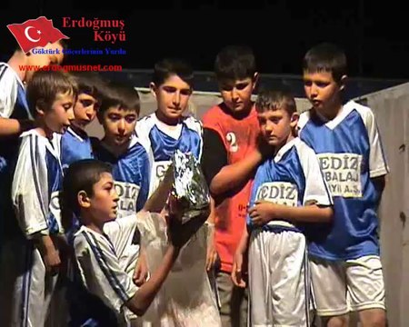 Erdoğmuş İlköğretim Okulu Öğrencilerinin Tiyatro Gösterisi (2006 Yılı)