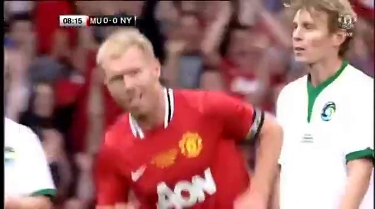 Les supporters choisissent qui va tirer le coup franc!