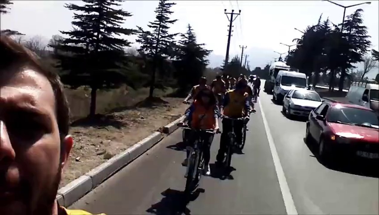SDÜ Genç Tema