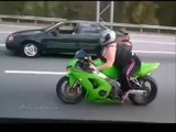 Aşırı Seksi Bayan Motorcu