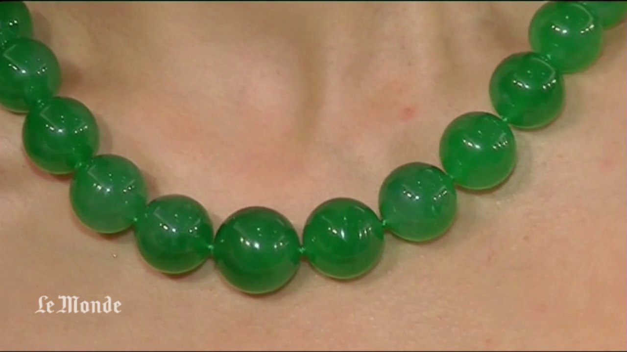 12,8 millions de dollars pour un collier en jade