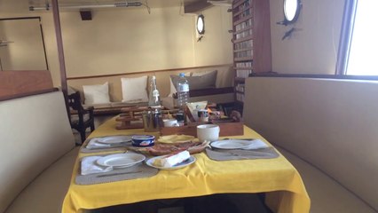 Lunch Crosing Atlantic In Zeewoelf