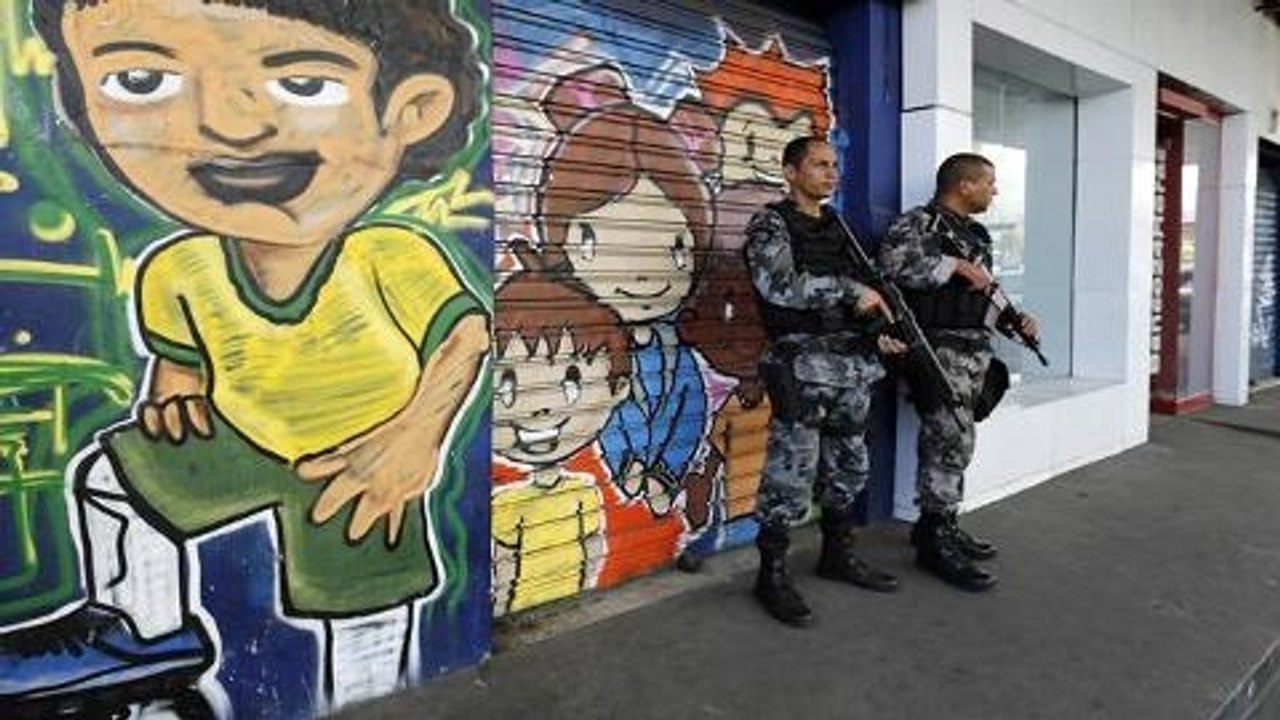Brazil deploys army in Rio slums