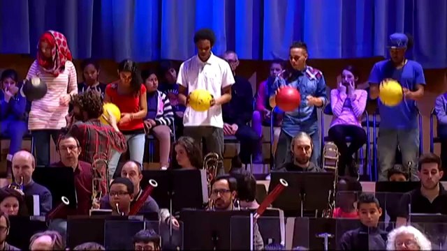 TV3 - Els Matins - Musica amb pilotes de bàsquet pels 70 anys de l'OBC