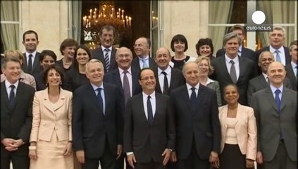 Centre-right and Front National look to turn screw on Hollande in French vote