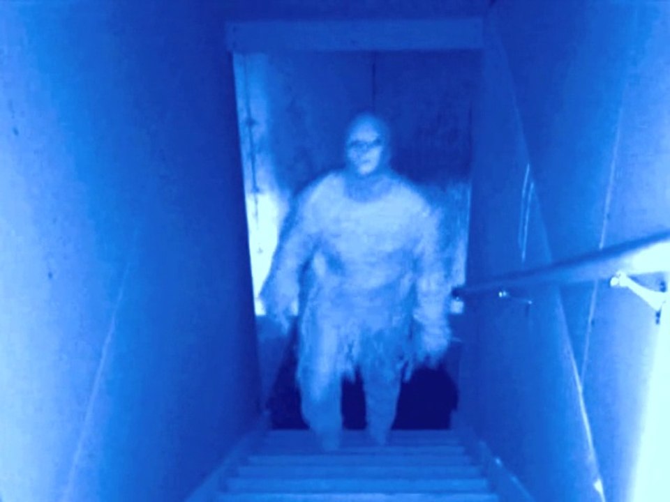 HAUNTING GHOST FOOTAGE CAUGHT ON TAPE