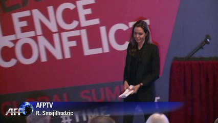 Angelina Jolie plaide contre les viols en temps de guerre