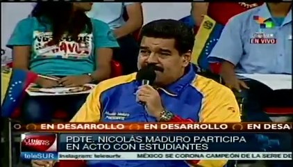Maduro participa en masivo acto con estudiantes del país