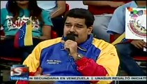 Estudiantes presentan propuestas para el sector al presidente Maduro