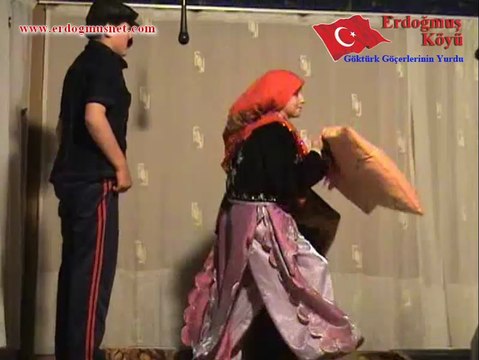 Erdoğmuş İlköğretim Okulu Öğrencilerinin Tiyatro Gösterisi 2. Bölüm (2006 Yılı)