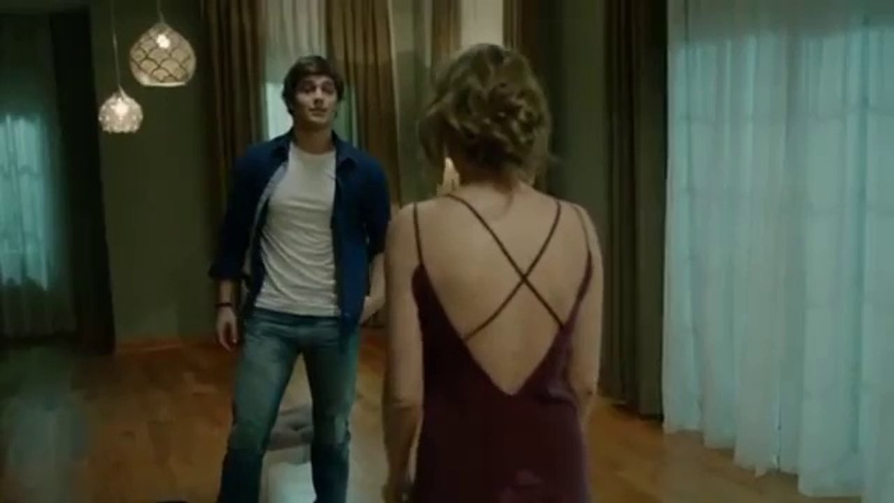 Serenay Sarıkaya Ve Çağatay Ulusoy Ah Bu Ben Şarkısı Düet