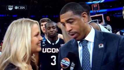 Kevin Ollie met une claque à un de ses joueurs