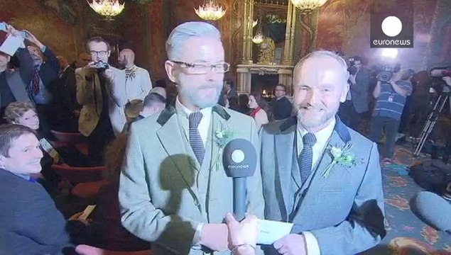 Gran Bretaña celebra las primeras bodas homosexuales