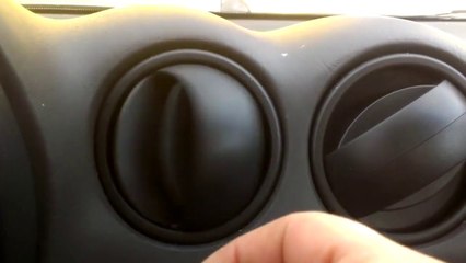 Une voiture folle : volet d'aération hypnotique!