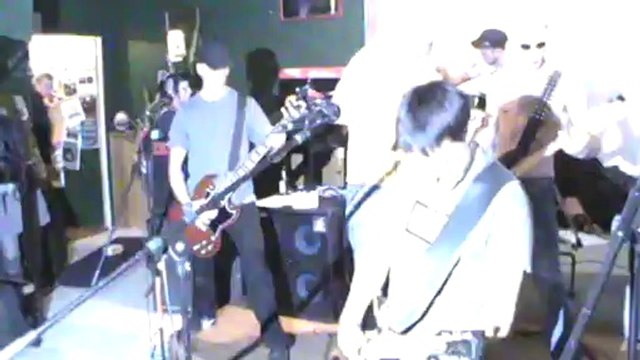 Chux Bollox au Rosanel's pub 23 nov Part 05