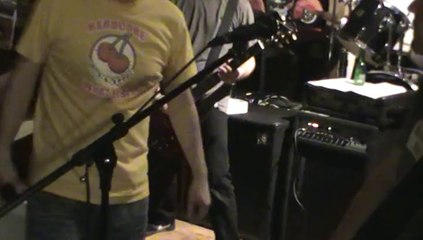 Chux Bollox au Rosanel's pub 23 nov Part 06