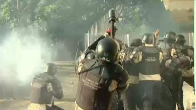 Protests in Venezuela despite new measures