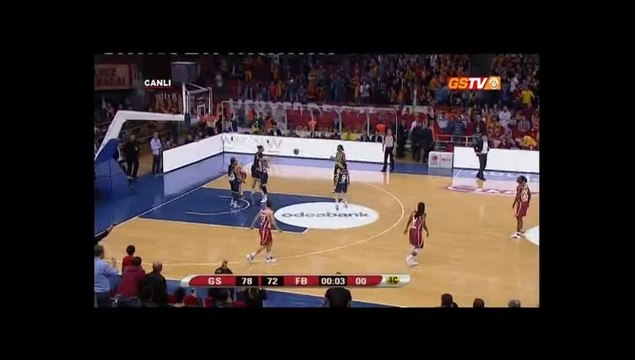 Angel McCoughtry'den son saniyede müthiş 3'lük