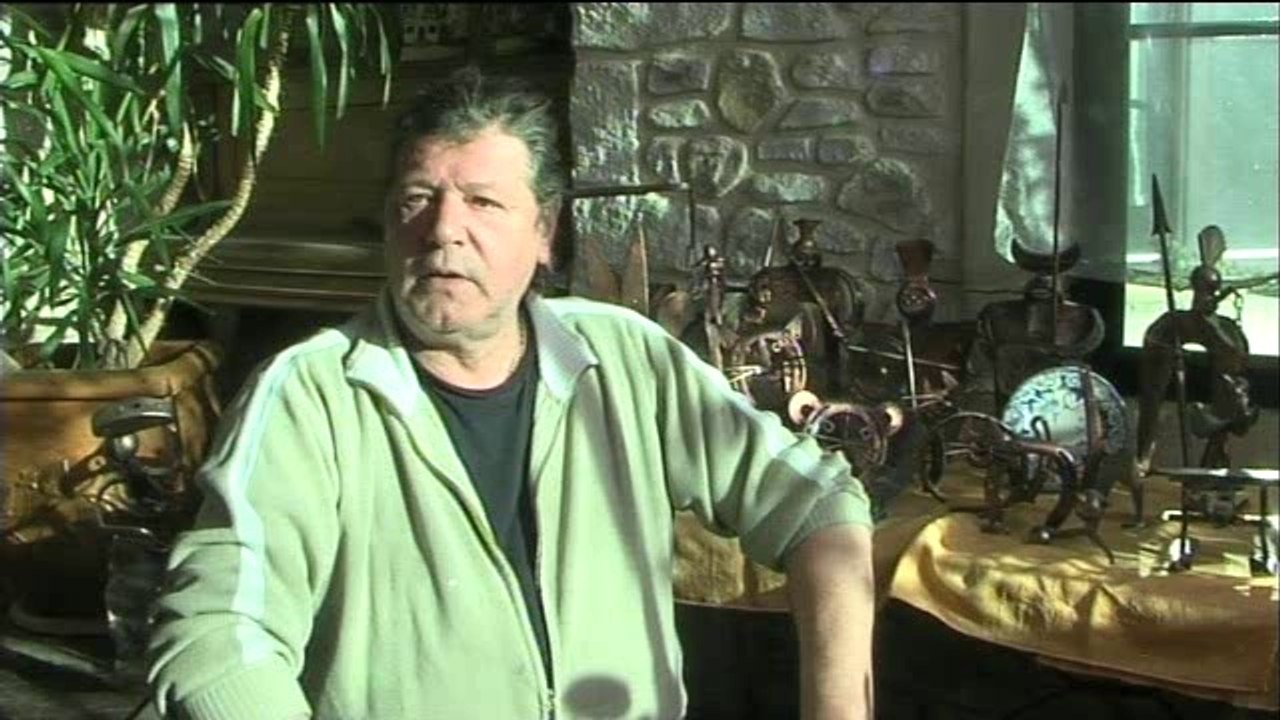 Alberto sculpteur de vieux outils