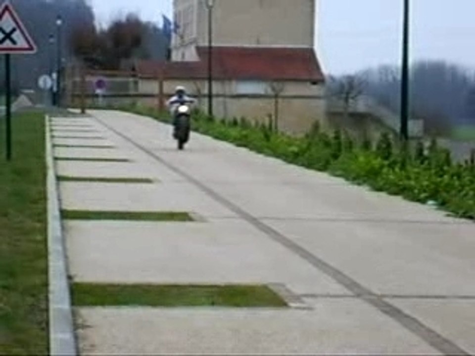 wheeling sur le parking de la mairie