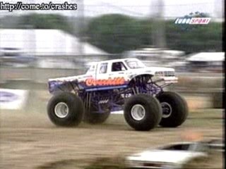 Accident - Monster Truck Crash