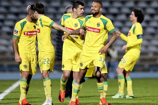 Le coup franc surpuissant de Bebé !