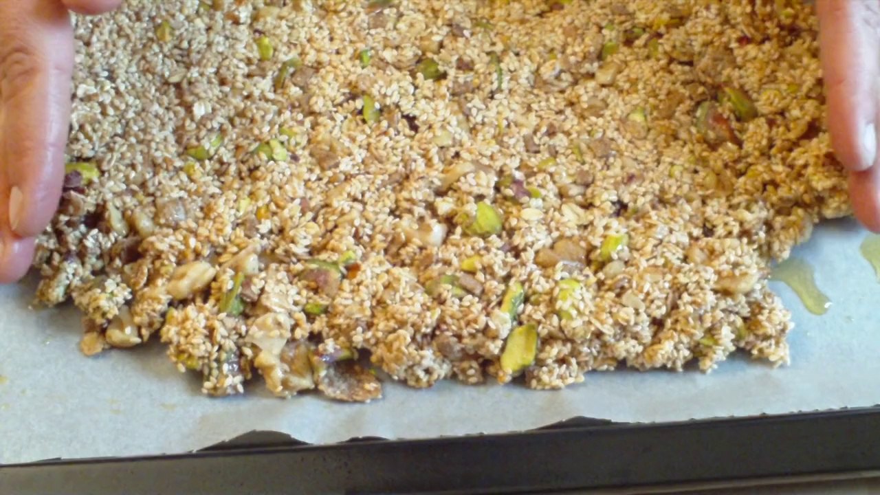 Honey, Sesame and Nuts Snack Bars - PASTELI - Recipe