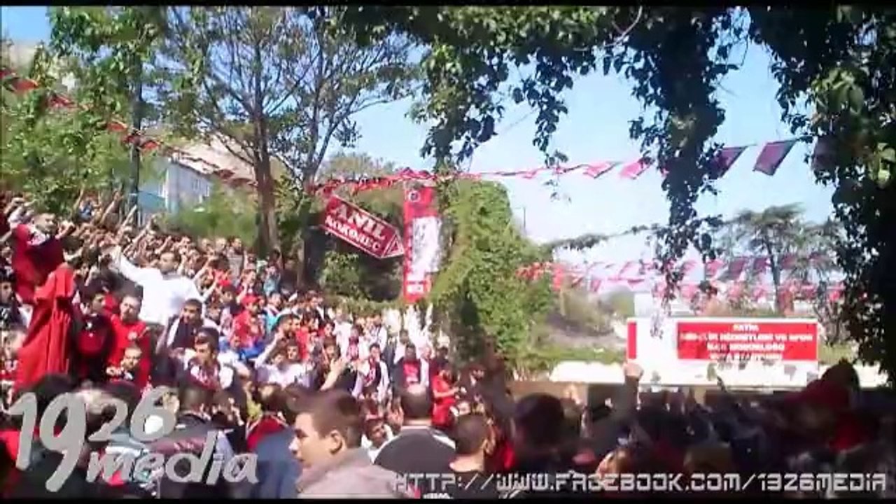 KIRMIZI SİYAH