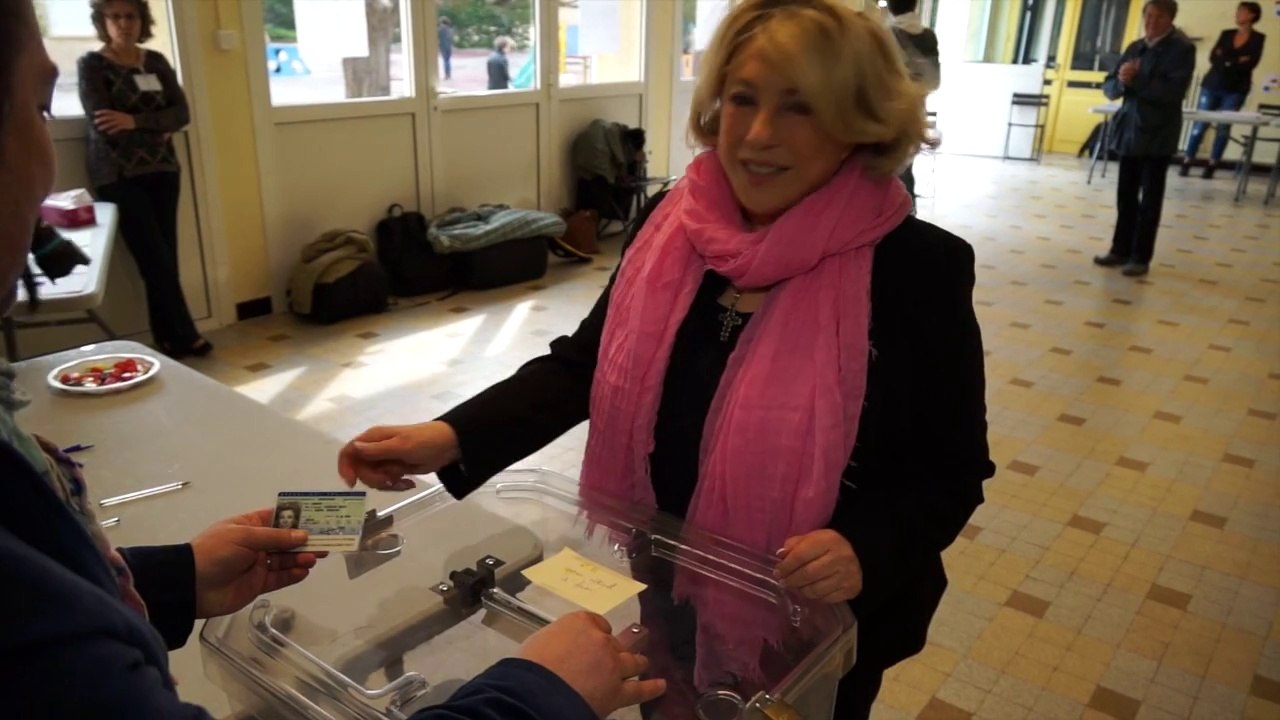 Municipales à Aix - 2e tour : Maryse Joissains (UMP) a voté