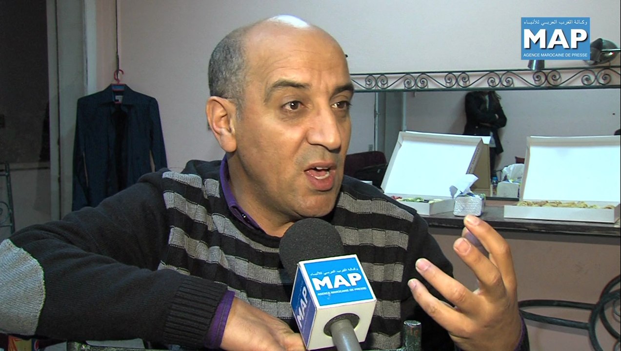 عرض ساخر للفنان الكوميدي حسن الفد بمسرح محمد الخامس