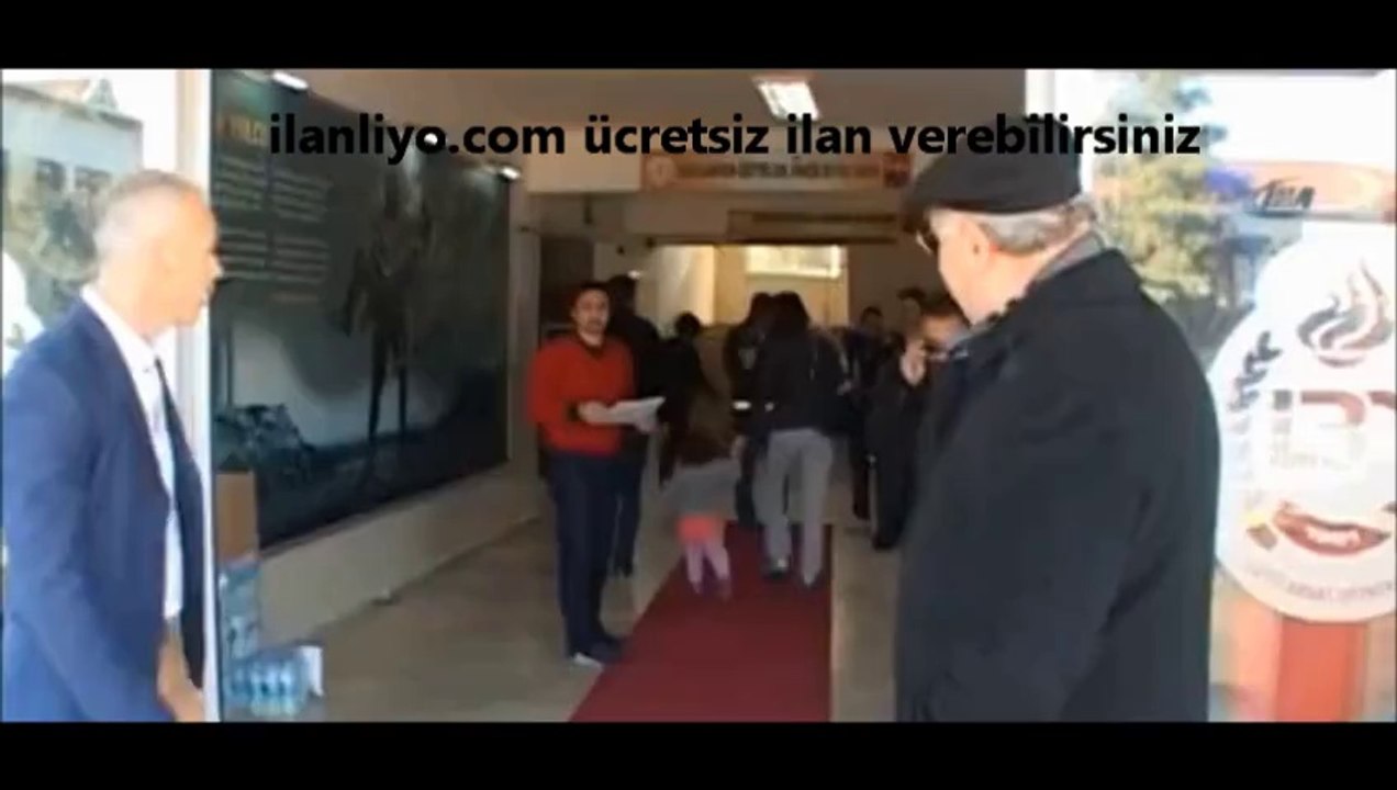 Yeni Muhtara Güvenen Cem Yılmaz
