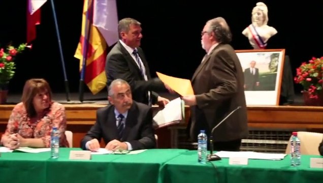 Roland Mouren élu maire de Châteauneuf-les-Martigues