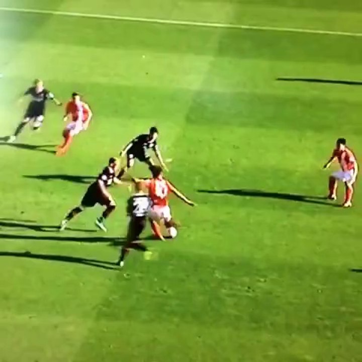 Le pire but contre son camp de l'année !