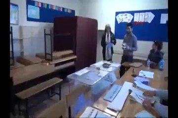 Tansu Çiller ve Mazhar Alanson aynı sandıkta oy kullandı