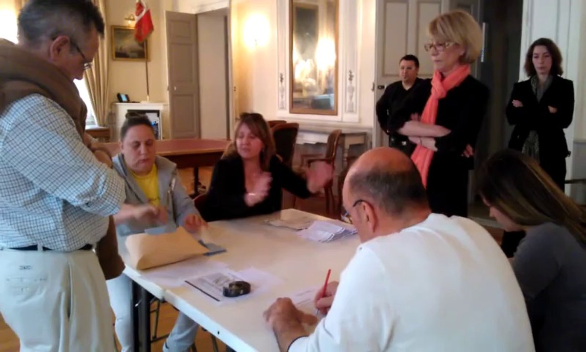 Carpentras - Dépouillement du 2e tour des élections municipales (30 mars 2014).
