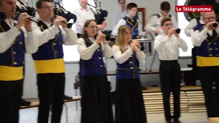 La Roche-Maurice (29). Le Badag Bro Landerne en répétition