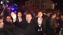 Başbakan Erdoğan halkı selamladı