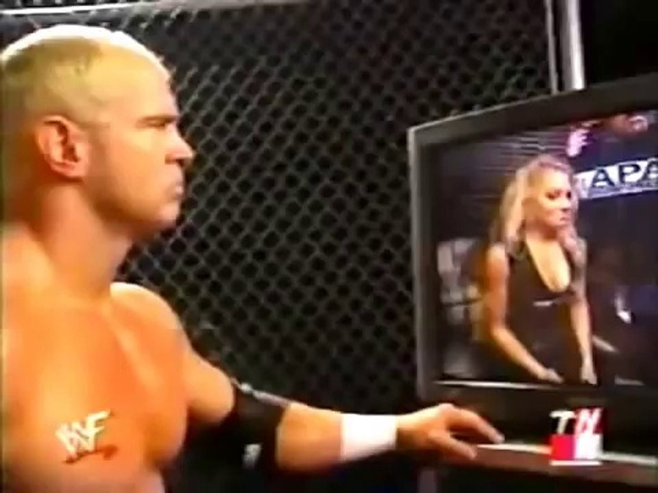 trish stratus backstage raw 11.20.00.