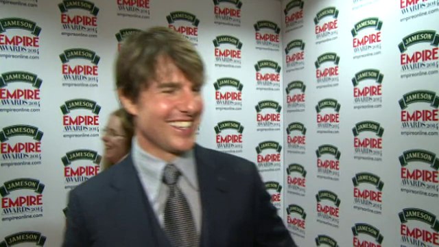 Reporter goes on a mission to get a selfie with Tom Cruise