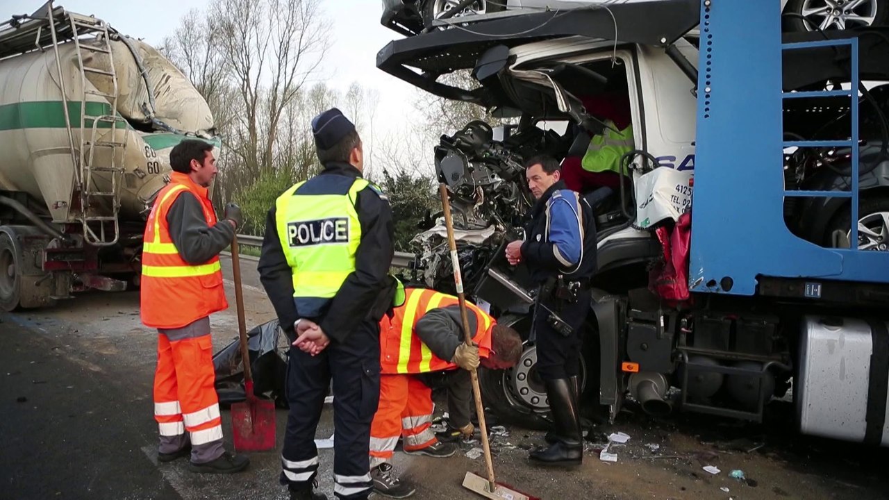 Accident Sur L A Avec Trois Camions Impliqu S Vid O Dailymotion